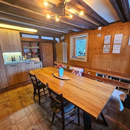 Petit Chalet Rustique Et Bucolique Bovernier Luaran gambar