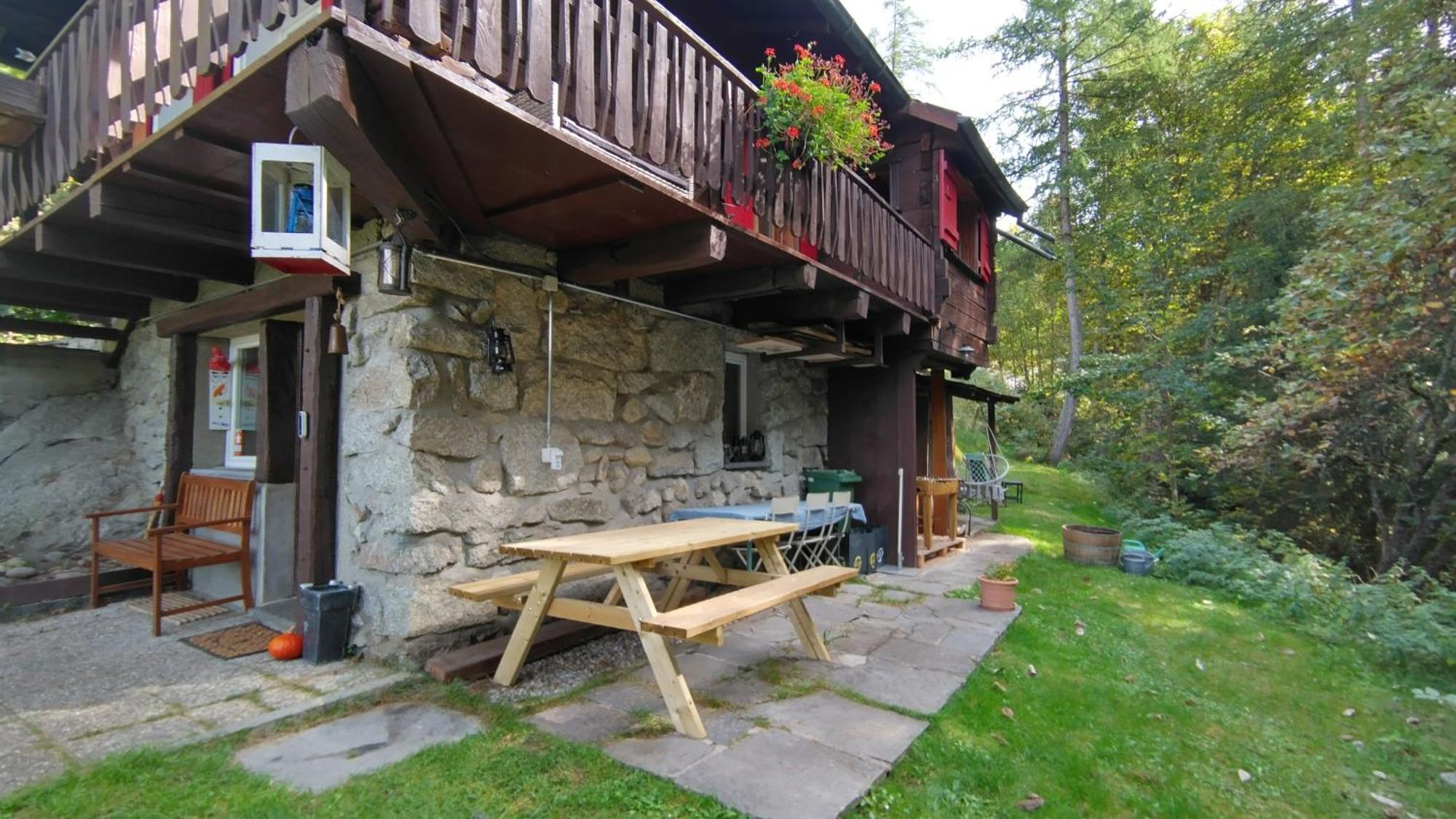 Petit Chalet Rustique Et Bucolique Bovernier Luaran gambar